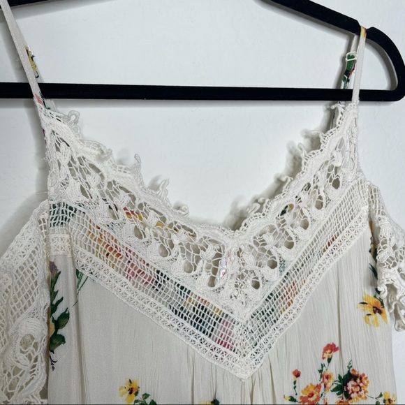 Xhilaration Cold Shoulder Crochet Floral Mini Dress - Medium - Picture 4 of 11